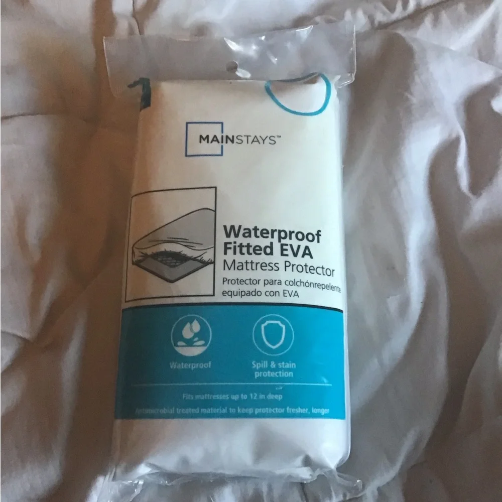 Mainstays twin waterproof fitted Eva mattress protector NEW